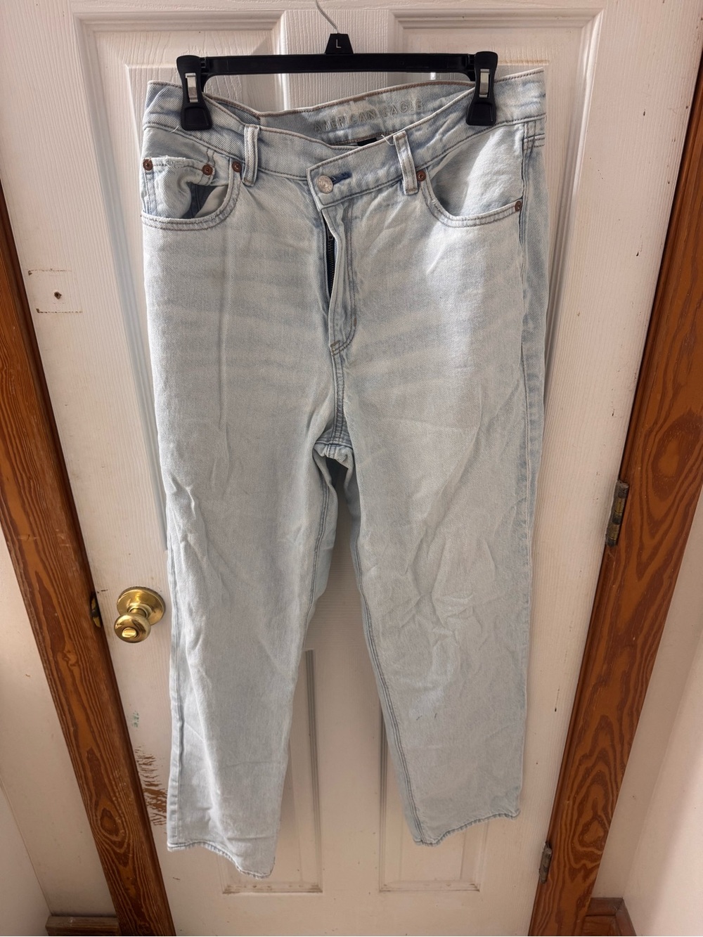 American Eagle Outfitters Light Blue High-Rise Women’s Jeans